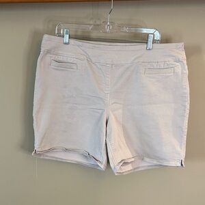 Briggs New York Light Beige Stretch Bermuda Shorts